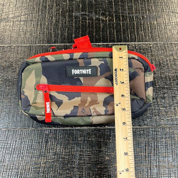 Fortnite Sling Bag Camouflage Gamer Pencil Case with Side Handle Men's - Picture 4 of 5